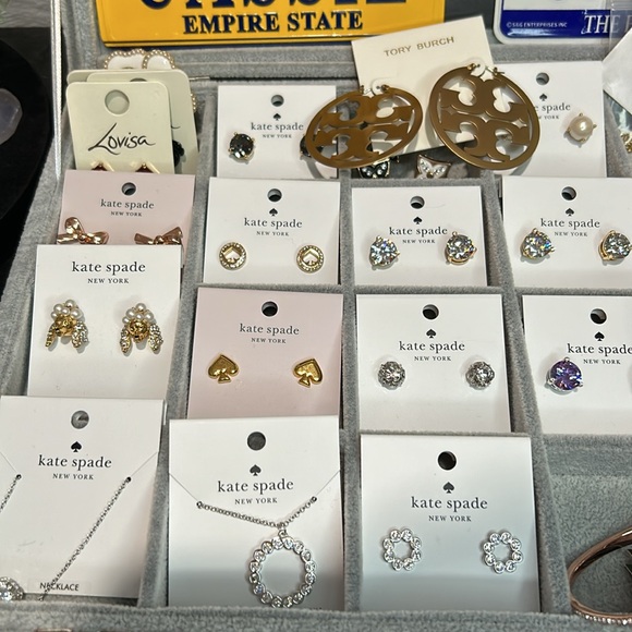 MYSTERY BOX -> jewelry, hair accessories, wallets or bags - Picture 3 of 16